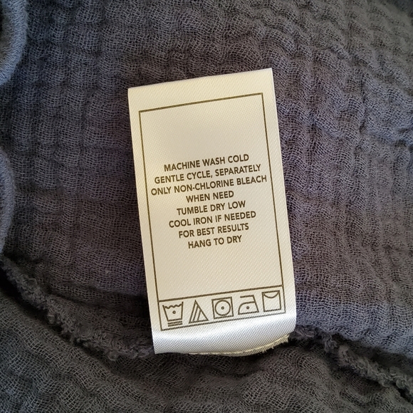 Monrow Voluminous Gause V-Neck Top Size S Blue New - Picture 5 of 7